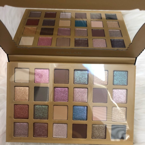 🤩🤩24 Color Eyeshadow Palette🤩🤩 - Picture 1 of 2